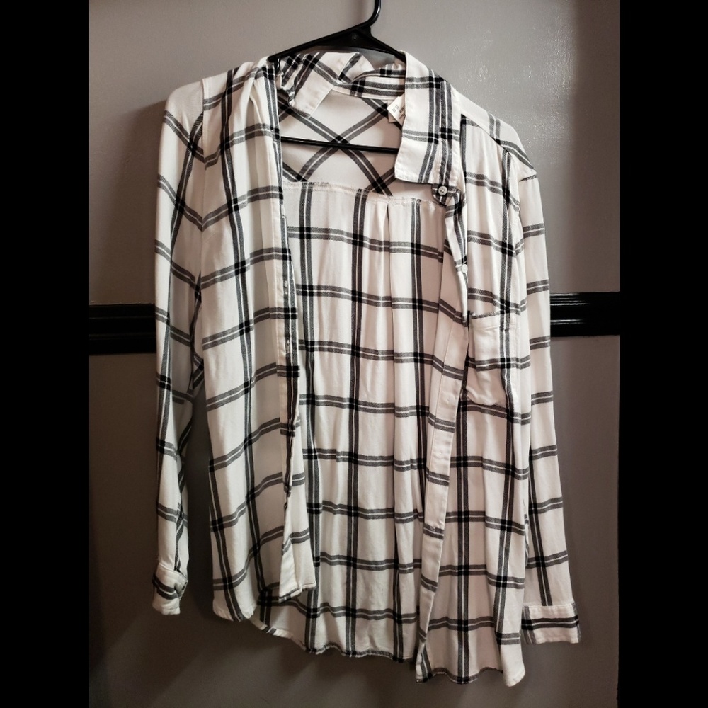 Plaid flannel➡️5/20⬅️